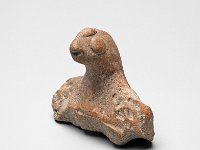 Ame Ker 117  Ame Ker 117, Mexiko, Zentrales Hochland, Azteken, Postklassische Periode, ca. 1250-1521 n. Chr., Fragment einer Figur, Ton, H 3,4 cm, B 4 cm : Museumsfoto: Claus Cordes, Bestandskatalog Ethnologie